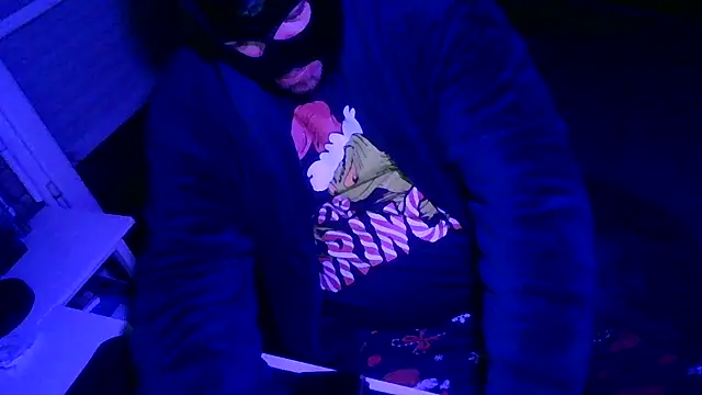 Snapshot of labonnetrique69 chatting on 1, 12, 2025 labonnetrique69 online show from 1, 12, 2025