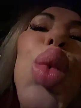 Snapshot of AnikaSunshine chatting on 17, 4, 2026 AnikaSunshine online show from 17, 4, 2026