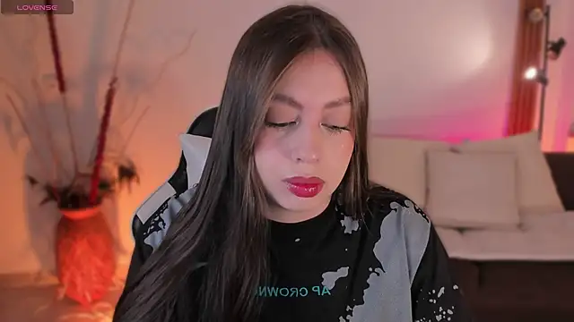 Snapshot of saracavali chatting on 14, 4, 2026 saracavali online show from 14, 4, 2026