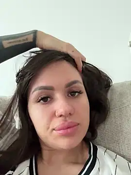 SiennaLuxexx online show from 13, 2, 2026