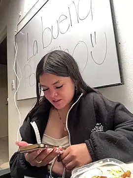 Camila Duarte2 online show from 17, 12, 2025