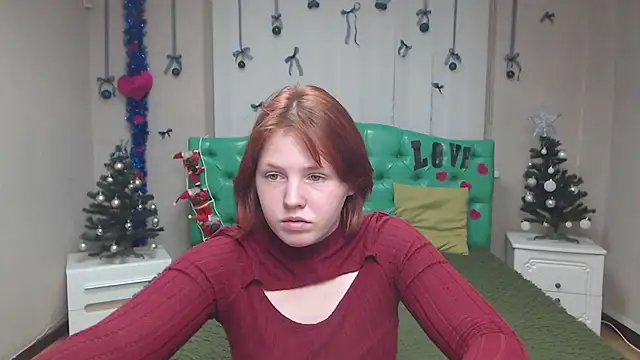 Snapshot of EvelinaRedfox chatting on 16, 12, 2025 EvelinaRedfox online show from 16, 12, 2025