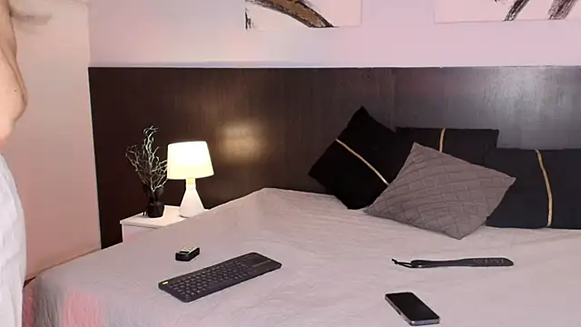 ViennaMilf online show from 5, 12, 2025