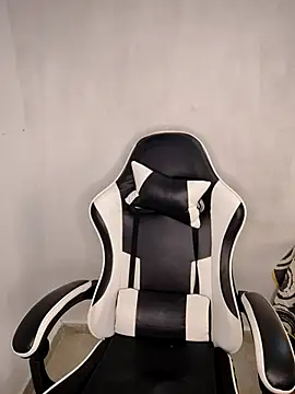 Snapshot of KasumiSophia chatting on 7, 4, 2026 KasumiSophia online show from 7, 4, 2026