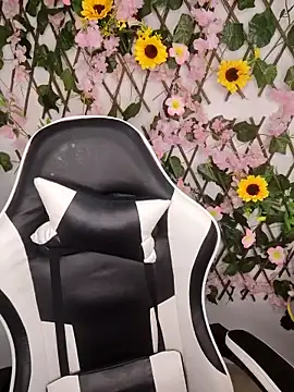 Snapshot of KasumiSophia chatting on 10, 4, 2026 KasumiSophia online show from 10, 4, 2026