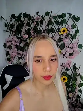 Snapshot of KasumiSophia chatting on 19, 4, 2026 KasumiSophia online show from 19, 4, 2026