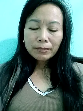 Snapshot of Lili-123k chatting on 2, 12, 2025 Lili-123k online show from 2, 12, 2025