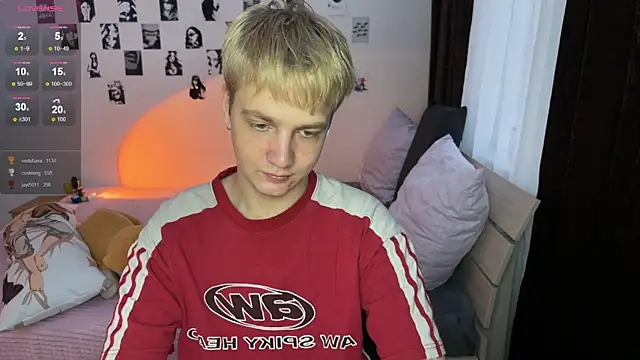 Snapshot of olivertasty2 chatting on 3, 12, 2025 olivertasty2 online show from 3, 12, 2025