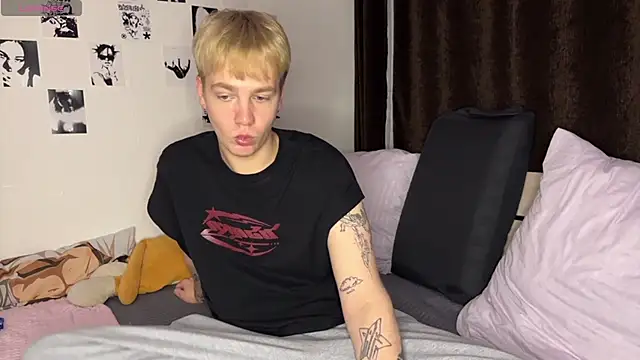 Snapshot of olivertasty2 chatting on 4, 12, 2025 olivertasty2 online show from 4, 12, 2025