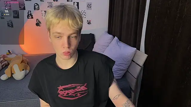 Snapshot of olivertasty2 chatting on 5, 12, 2025 olivertasty2 online show from 5, 12, 2025