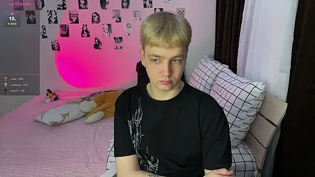 Snapshot of olivertasty2 chatting on 16, 12, 2025 olivertasty2 online show from 16, 12, 2025