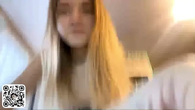 Snapshot of AveryBerkson chatting on 3, 12, 2025 AveryBerkson online show from 3, 12, 2025