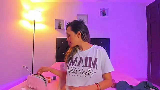 Snapshot of Victoria_Rose_ chatting on 28, 3, 2026 Victoria Rose online show from 28, 3, 2026