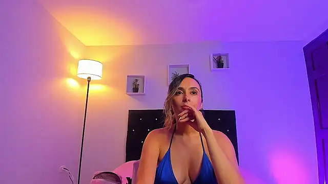 Snapshot of Victoria_Rose_ chatting on 2, 4, 2026 Victoria Rose online show from 2, 4, 2026