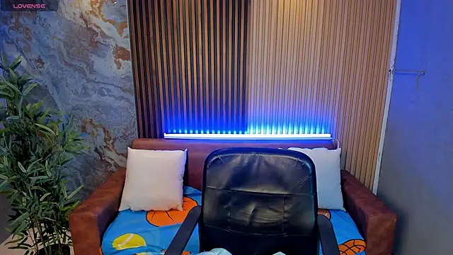 Snapshot of TiffanyHoustton chatting on 20, 2, 2026 TiffanyHoustton online show from 20, 2, 2026