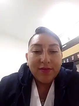 Valeria montana  online show from 13, 4, 2026