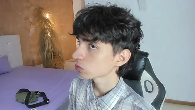 CONNOR STONNE  online show from 26, 2, 2026