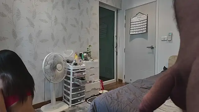 Snapshot of AlexFilmX chatting on 4, 4, 2026 AlexFilmX online show from 4, 4, 2026