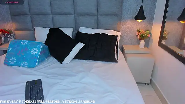 emilyy r online show from 7, 2, 2026