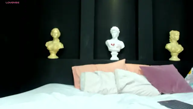 emilyy r online show from 13, 3, 2026