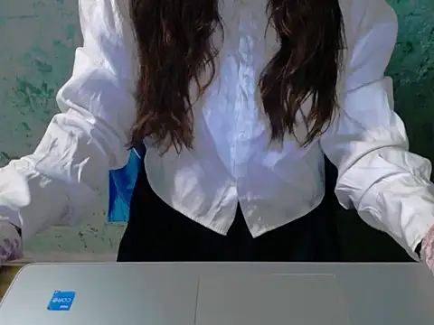 Snapshot of maian_love chatting on 10, 4, 2026 maian love online show from 10, 4, 2026