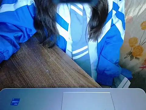 Snapshot of maian_love chatting on 13, 4, 2026 maian love online show from 13, 4, 2026