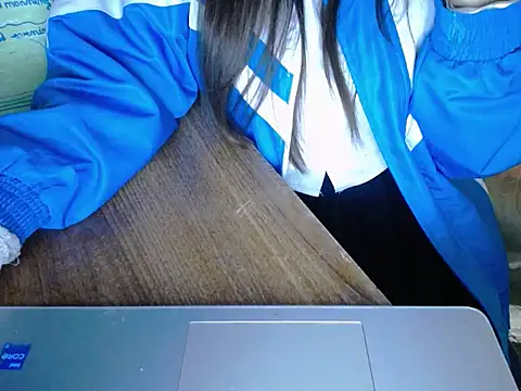 Snapshot of maian_love chatting on 24, 4, 2026 maian love online show from 24, 4, 2026