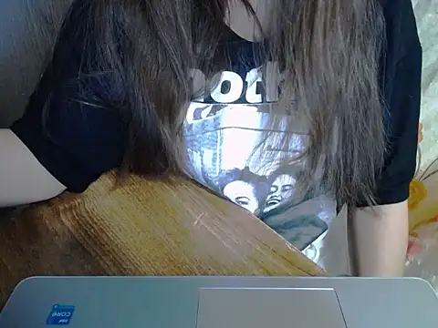 Snapshot of maian_love chatting on 20, 5, 2026 maian love online show from 20, 5, 2026