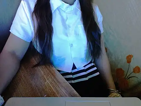 Snapshot of maian_love chatting on 13, 6, 2026 maian love online show from 13, 6, 2026