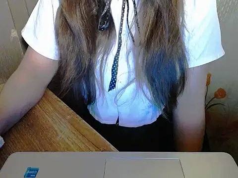 Snapshot of maian_love chatting on 18, 6, 2026 maian love online show from 18, 6, 2026