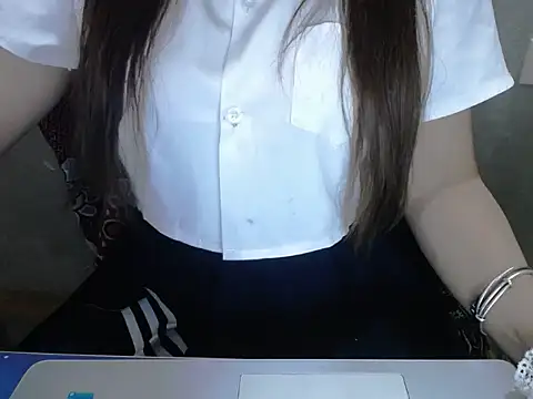 Snapshot of maian_love chatting on 9, 7, 2026 maian love online show from 9, 7, 2026