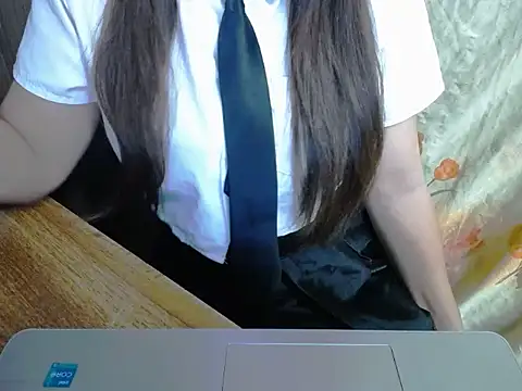Snapshot of maian_love chatting on 17, 7, 2026 maian love online show from 17, 7, 2026