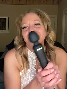 Snapshot of MissyLovelace chatting on 9, 4, 2026 MissyLovelace online show from 9, 4, 2026