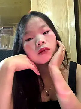 Snapshot of Heni-a chatting on 5, 12, 2025 Heni-a online show from 5, 12, 2025