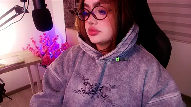 Snapshot of asheryn chatting on 10, 6, 2026 asheryn online show from 10, 6, 2026