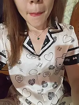 Snapshot of Baby-Linh chatting on 27, 6, 2026 Baby-Linh online show from 27, 6, 2026