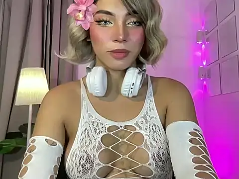 Snapshot of Soffywantsyou18 chatting on 5, 1, 2026 Soffywantsyou18 online show from 5, 1, 2026