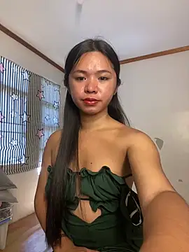 Snapshot of voganmarie chatting on 2, 4, 2026 voganmarie online show from 2, 4, 2026