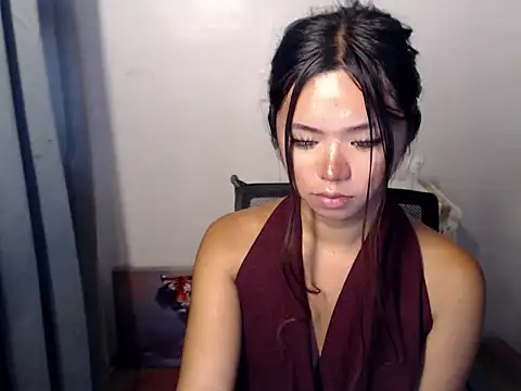 Snapshot of voganmarie chatting on 9, 5, 2026 voganmarie online show from 9, 5, 2026