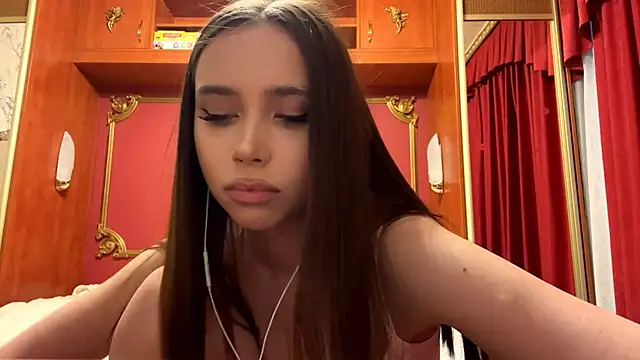 LauraMystiq online show from 3, 2, 2026