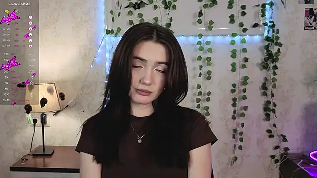 Snapshot of RenownedMister chatting on 4, 12, 2025 RenownedMister online show from 4, 12, 2025