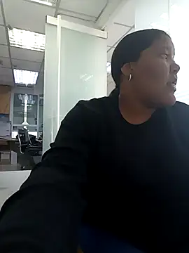 Snapshot of VaneandRossy chatting on 2, 4, 2026 VaneandRossy online show from 2, 4, 2026