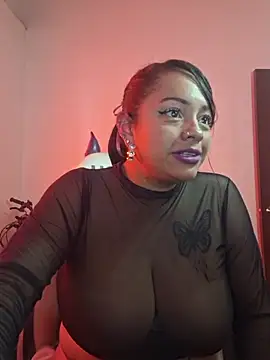 Snapshot of loreboobies1 chatting on 5, 12, 2025 loreboobies1 online show from 5, 12, 2025