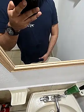 Snapshot of CharlyyX chatting on 4, 12, 2025 CharlyyX online show from 4, 12, 2025