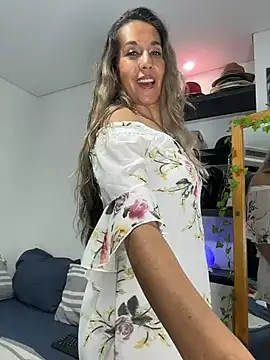 Snapshot of sandrafarrely chatting on 13, 5, 2026 sandrafarrely online show from 13, 5, 2026