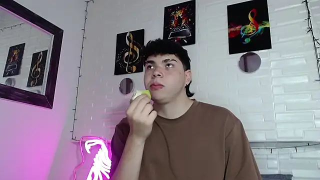 Snapshot of Dylan_fooxx chatting on 17, 12, 2025 Dylan fooxx online show from 17, 12, 2025