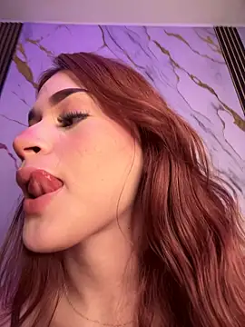 Snapshot of Francesca_Galeano chatting on 17, 12, 2025 Francesca Galeano online show from 17, 12, 2025