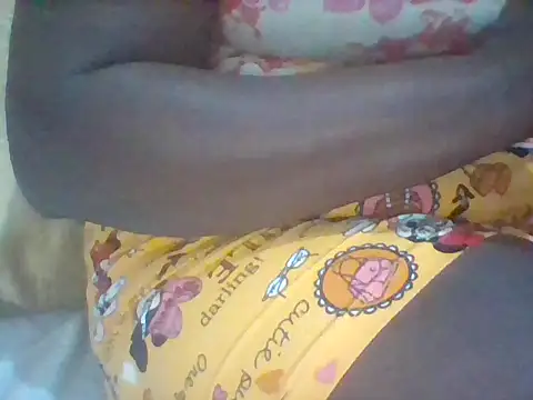 Snapshot of Thand03 chatting on 13, 4, 2026 Thand03 online show from 13, 4, 2026