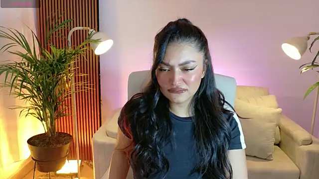 Snapshot of victoria___moon chatting on 7, 2, 2026 victoria moon online show from 7, 2, 2026