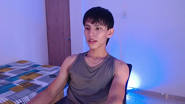 Snapshot of andrew_courtzz chatting on 13, 4, 2026 andrew courtzz online show from 13, 4, 2026